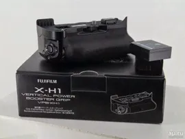 Батарейный блок VPB-XH1 и два HP-W126S для Fujifilm X-H1
