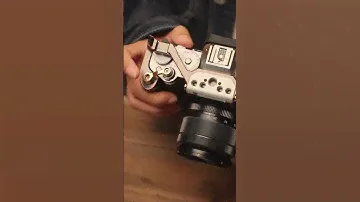 Rigging up your  FUJIFILM X-T5 with SmallRig Retro Cage Kit