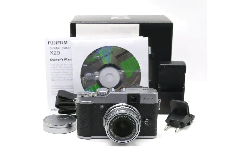 Fujifilm X20 в упаковке-1